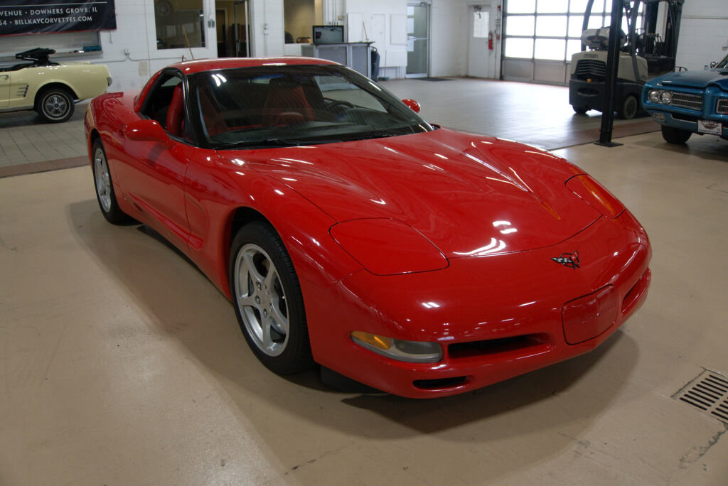Used 2000 Chevrolet Corvette Coupe w/ Roof Pkg RWD image 8