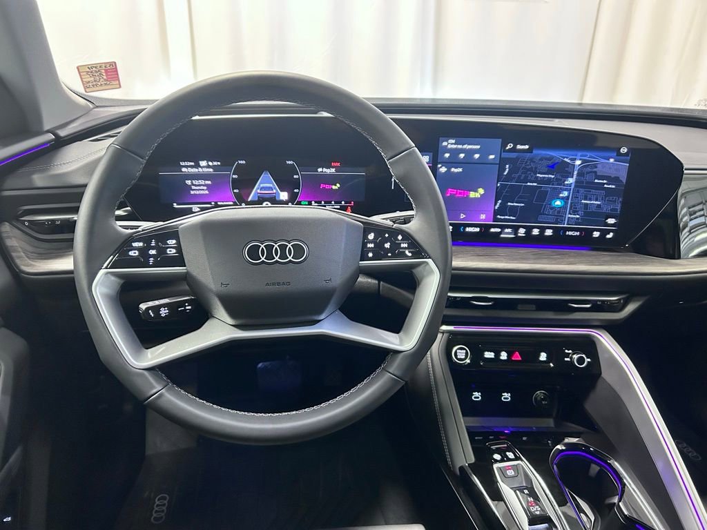 Used 2025 Audi Q5 Premium Plus w/ Premium Plus AWD/4WD image 3