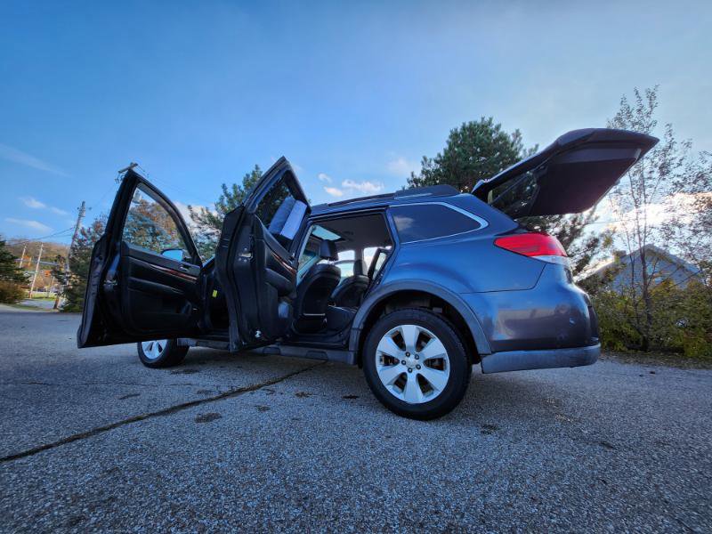 Used 2010 Subaru Outback 2.5i Limited image 21