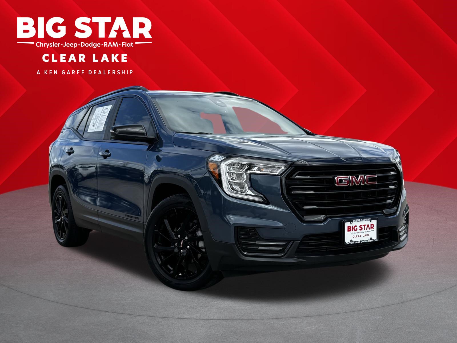 Used 2024 GMC Terrain SLE w/ Driver Convenience Package FWD image 1