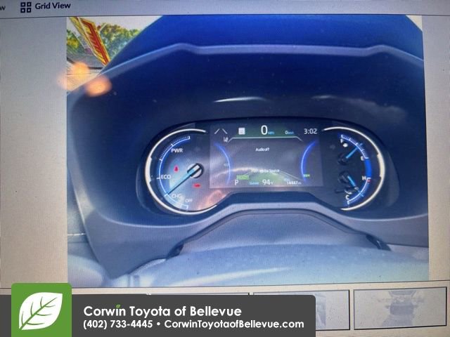 Used 2025 Toyota RAV4 XLE image 21