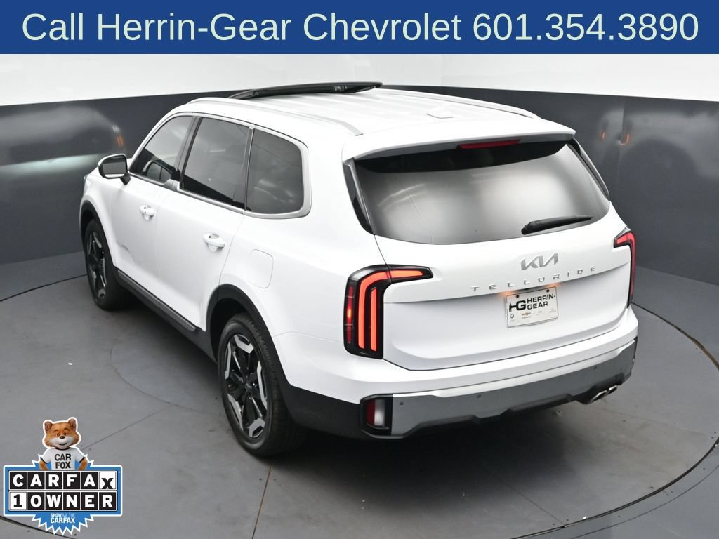 Used 2024 Kia Telluride EX w/ EX Captain's Chair Package FWD image 33