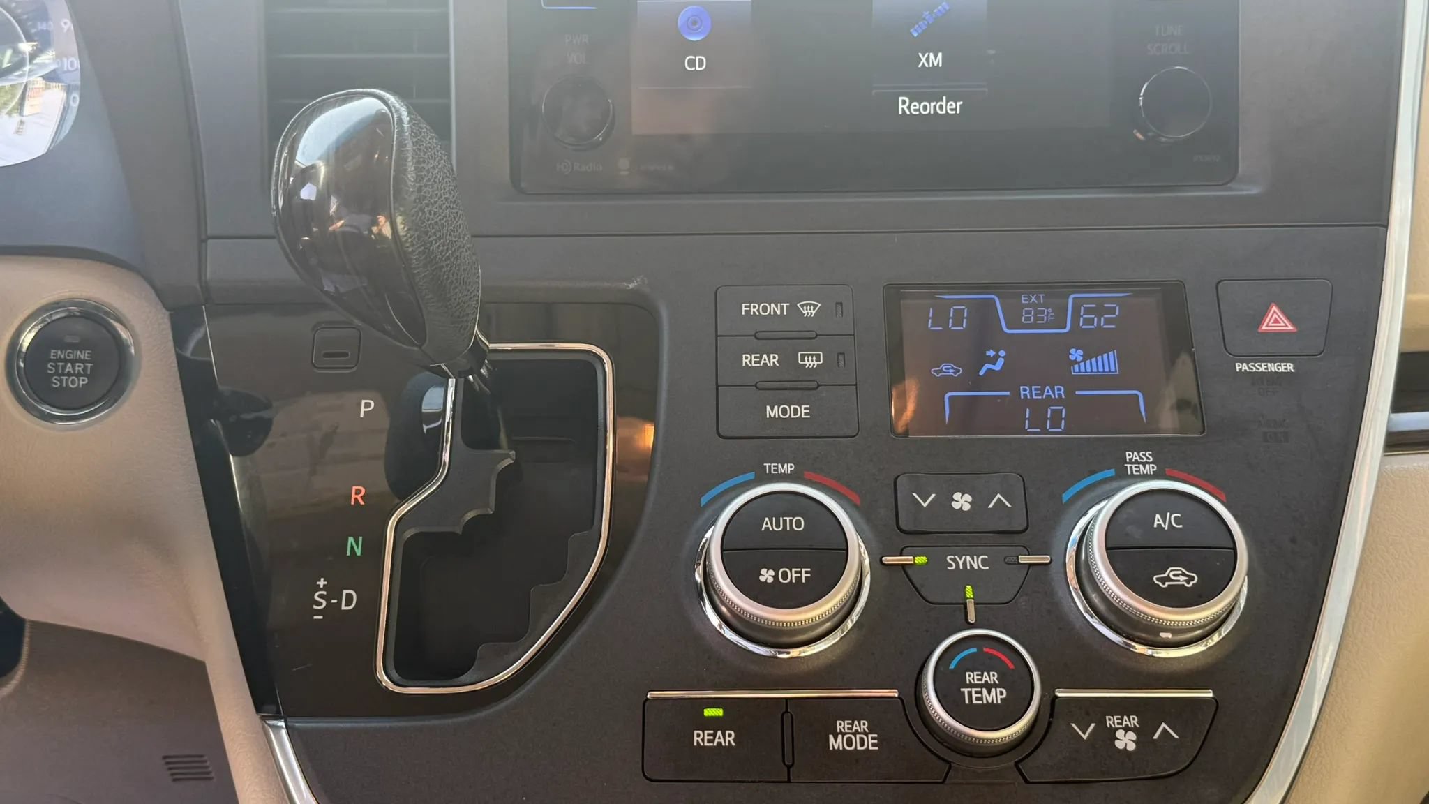 Used 2015 Toyota Sienna XLE FWD image 19