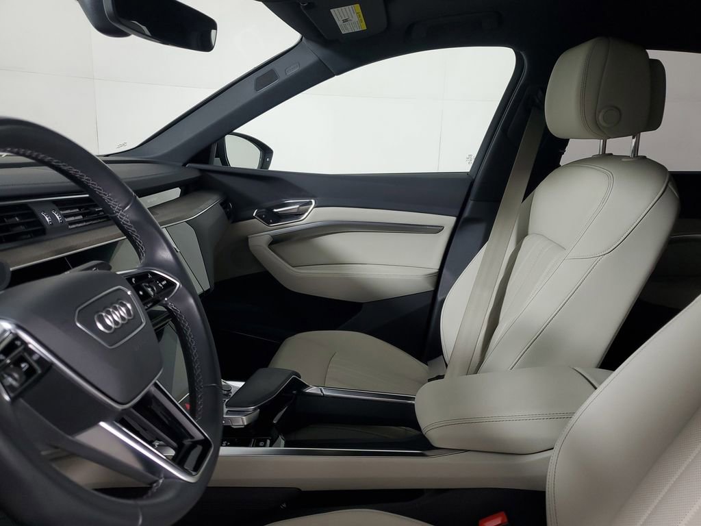 Used 2024 Audi Q8 e-tron Premium Plus w/ Premium Plus Package image 21