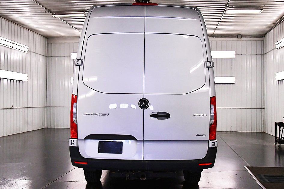 Used 2024 Mercedes-Benz Sprinter 2500 image 5