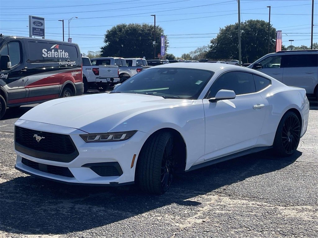 Used 2024 Ford Mustang Coupe image 7