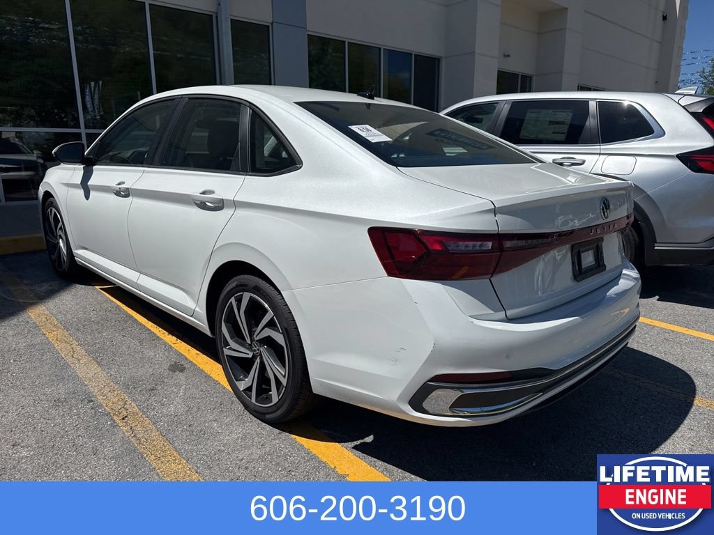 Used 2025 Volkswagen Jetta SEL FWD image 10