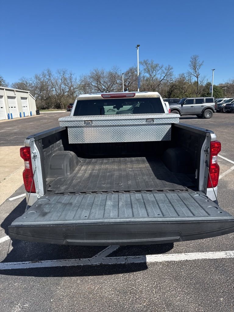 Used 2022 Chevrolet Silverado 1500 Custom image 3