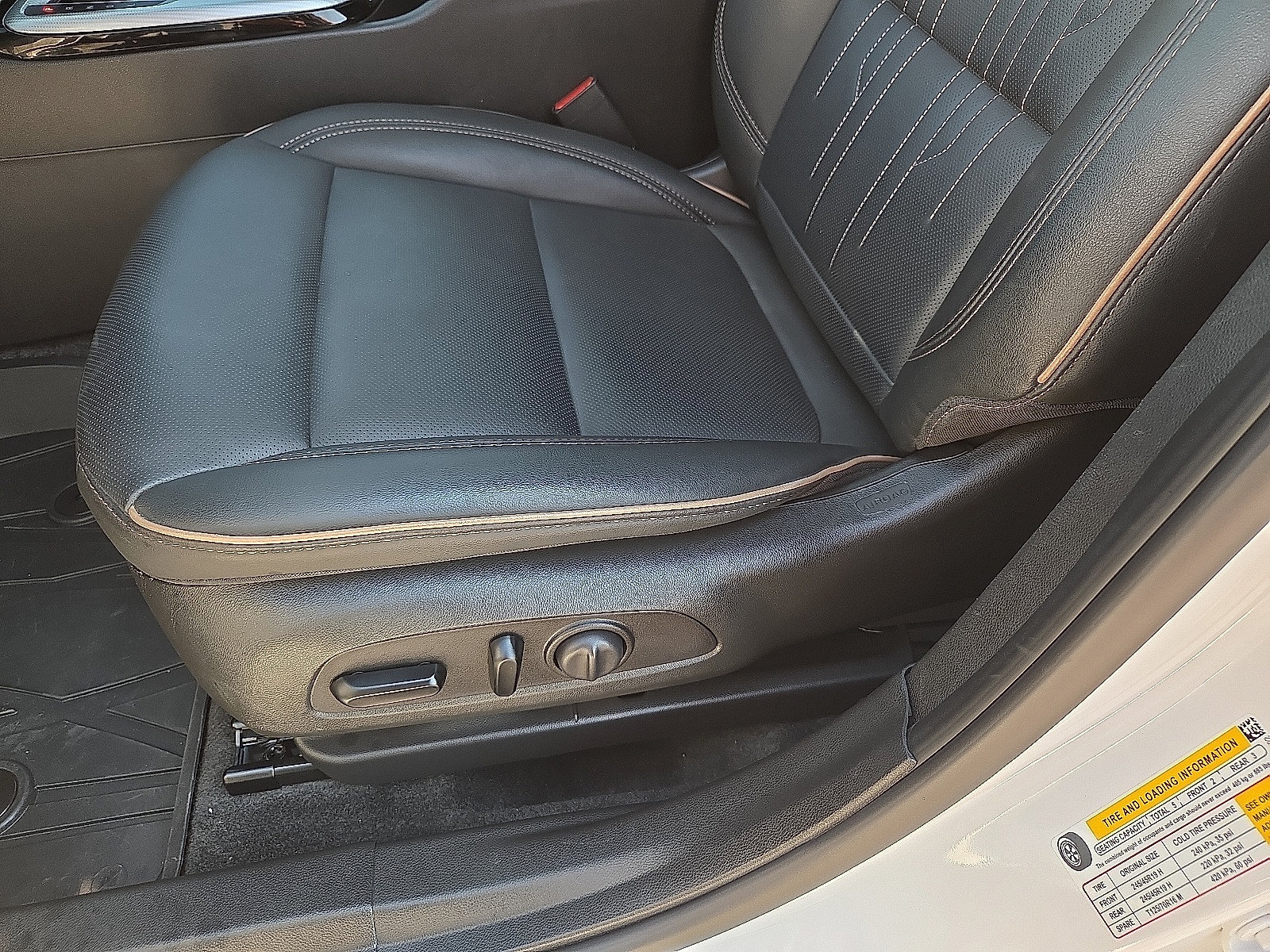 Used 2025 Buick Envista Avenir FWD image 21