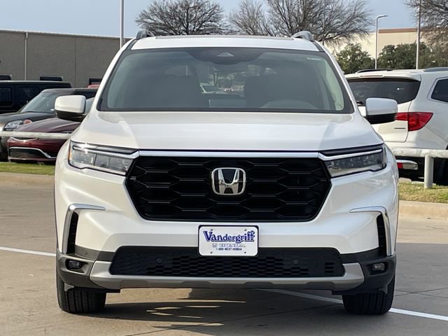 New 2025 Honda Pilot Touring image 8