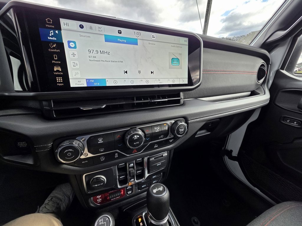 Used 2025 Jeep Wrangler Unlimited Rubicon image 25