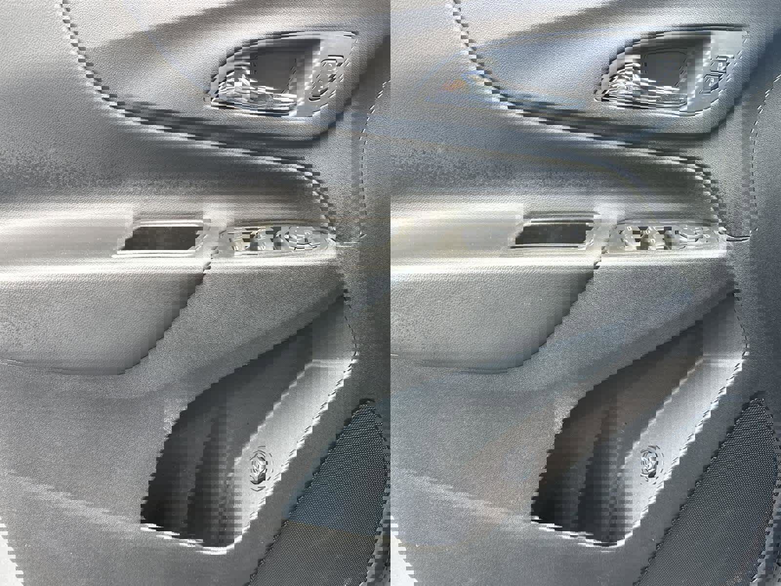 Used 2023 Chevrolet Equinox LT image 23