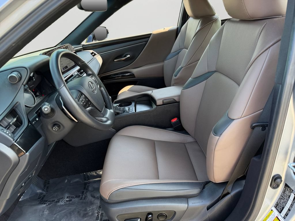 Certified 2025 Lexus ES 300h w/ Premium Package FWD image 16