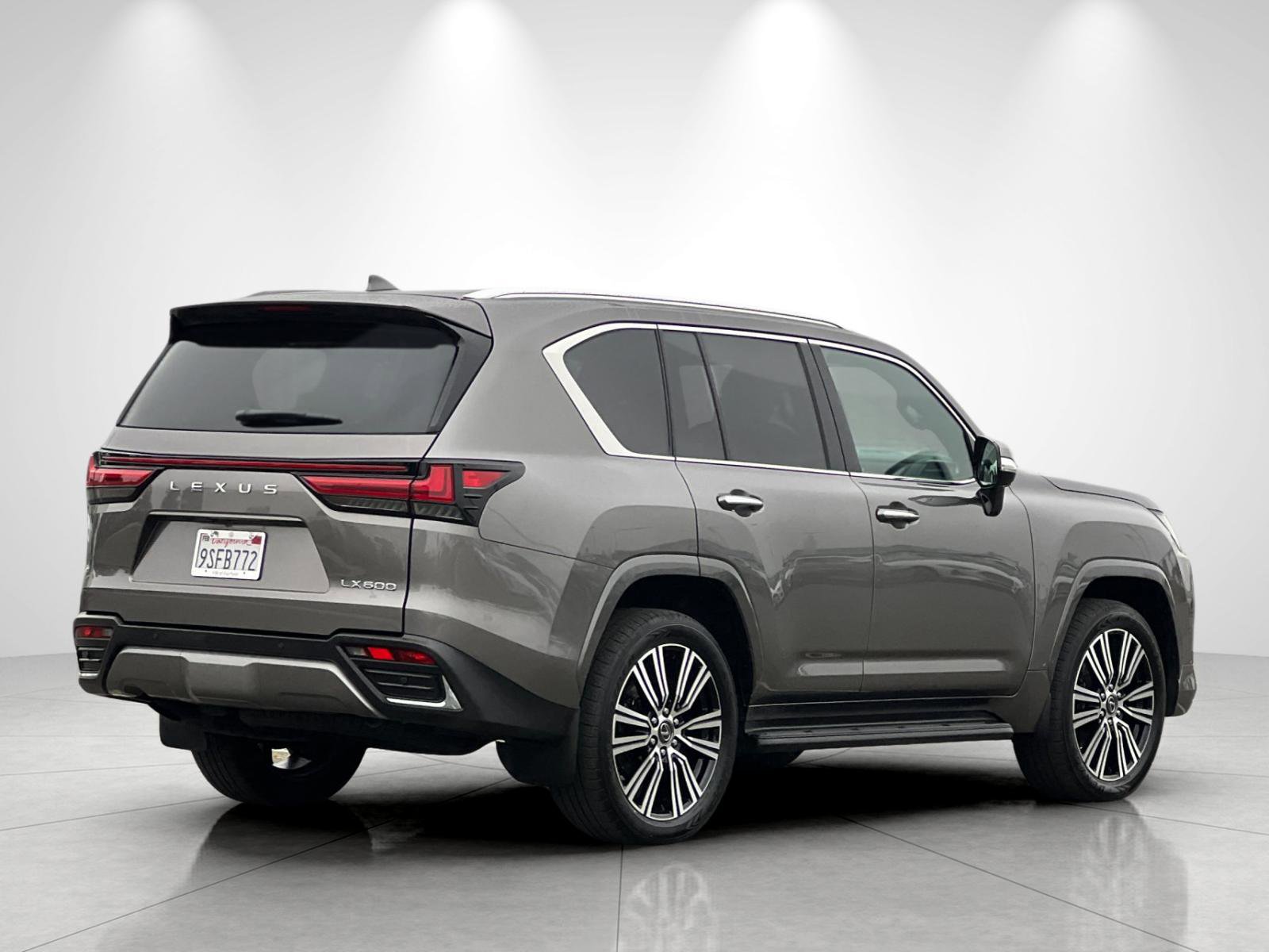 Used 2024 Lexus LX 600 4WD w/ Luxury Package image 5