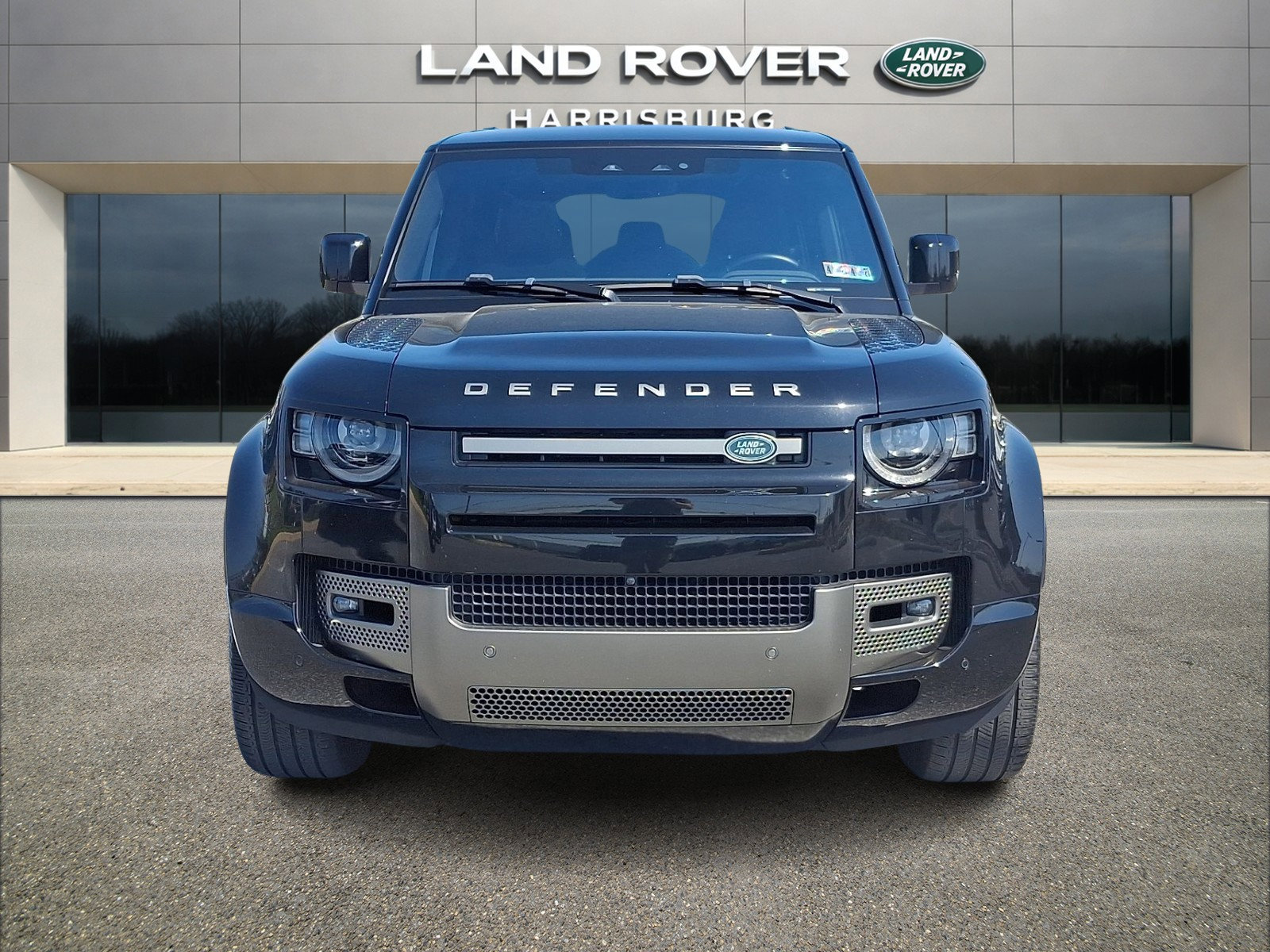 Used 2021 Land Rover Defender 110 X-Dynamic SE AWD/4WD image 2