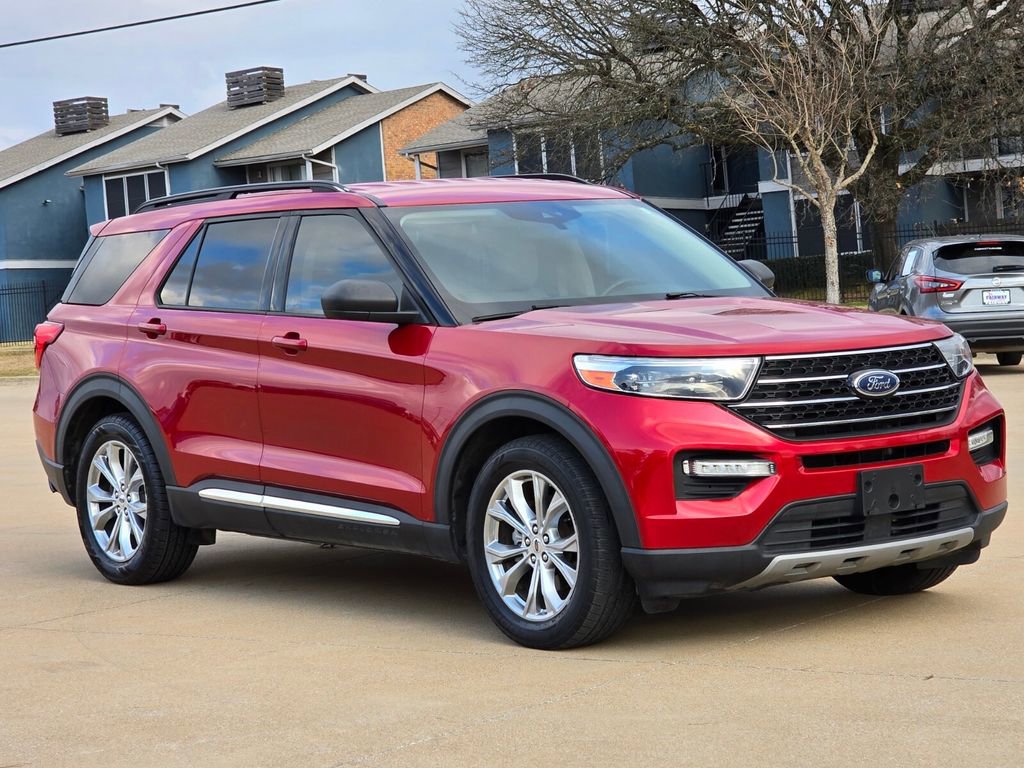 Used 2021 Ford Explorer XLT w/ Equipment Group 202A image 3