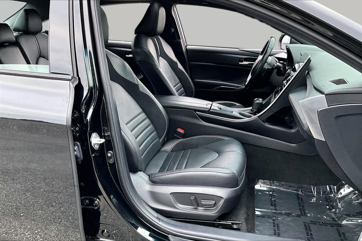 Used 2022 Toyota Avalon XSE FWD image 9