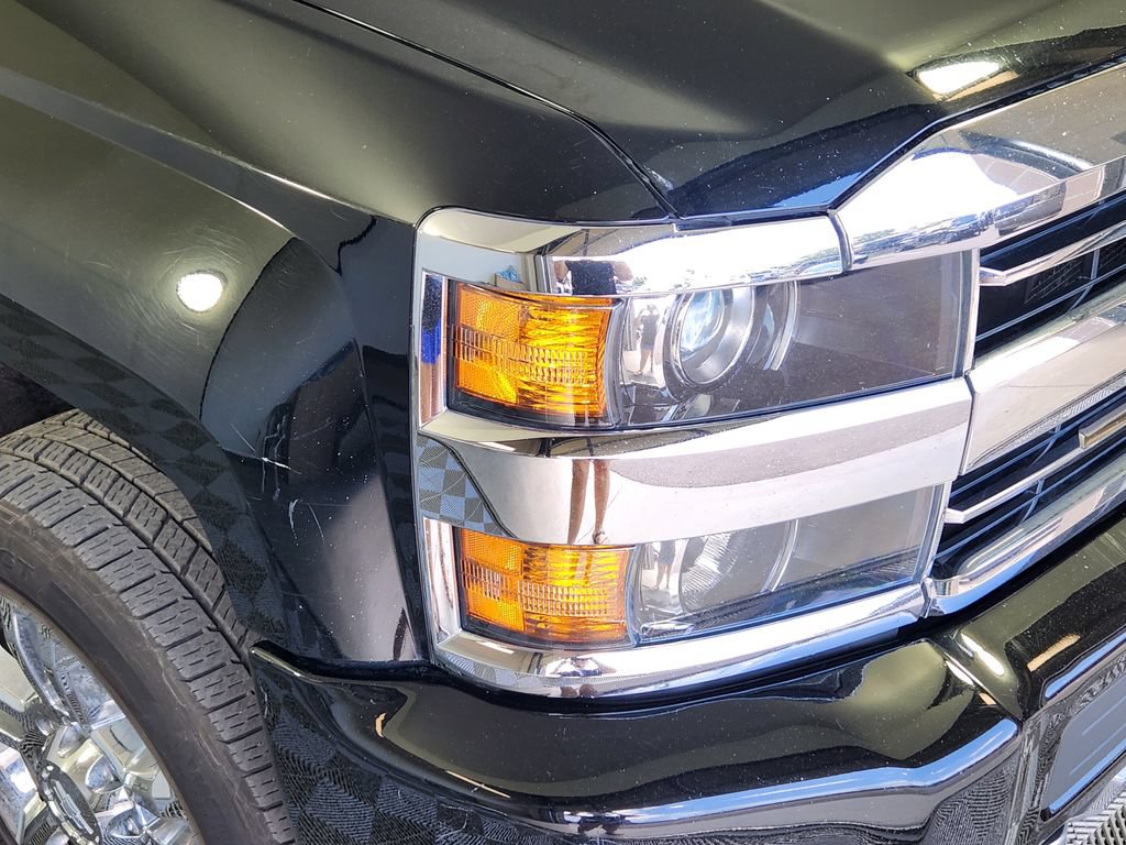 Used 2019 Chevrolet Silverado 2500 High Country w/ Duramax Plus Package AWD/4WD image 10