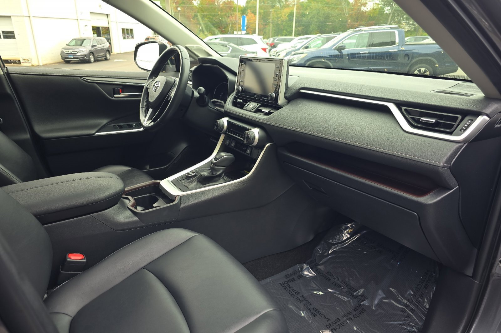 Used 2019 Toyota RAV4 Limited image 15