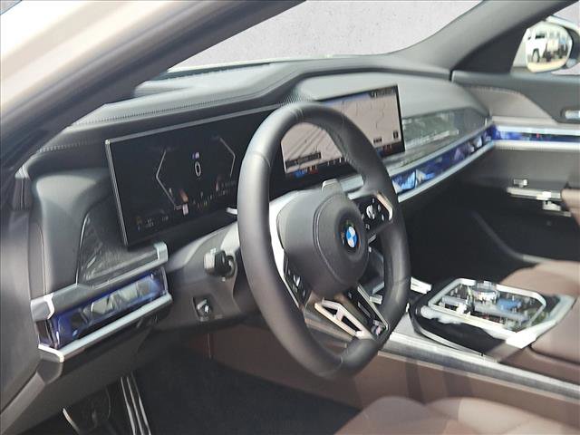Used 2025 BMW 740i xDrive AWD/4WD image 10