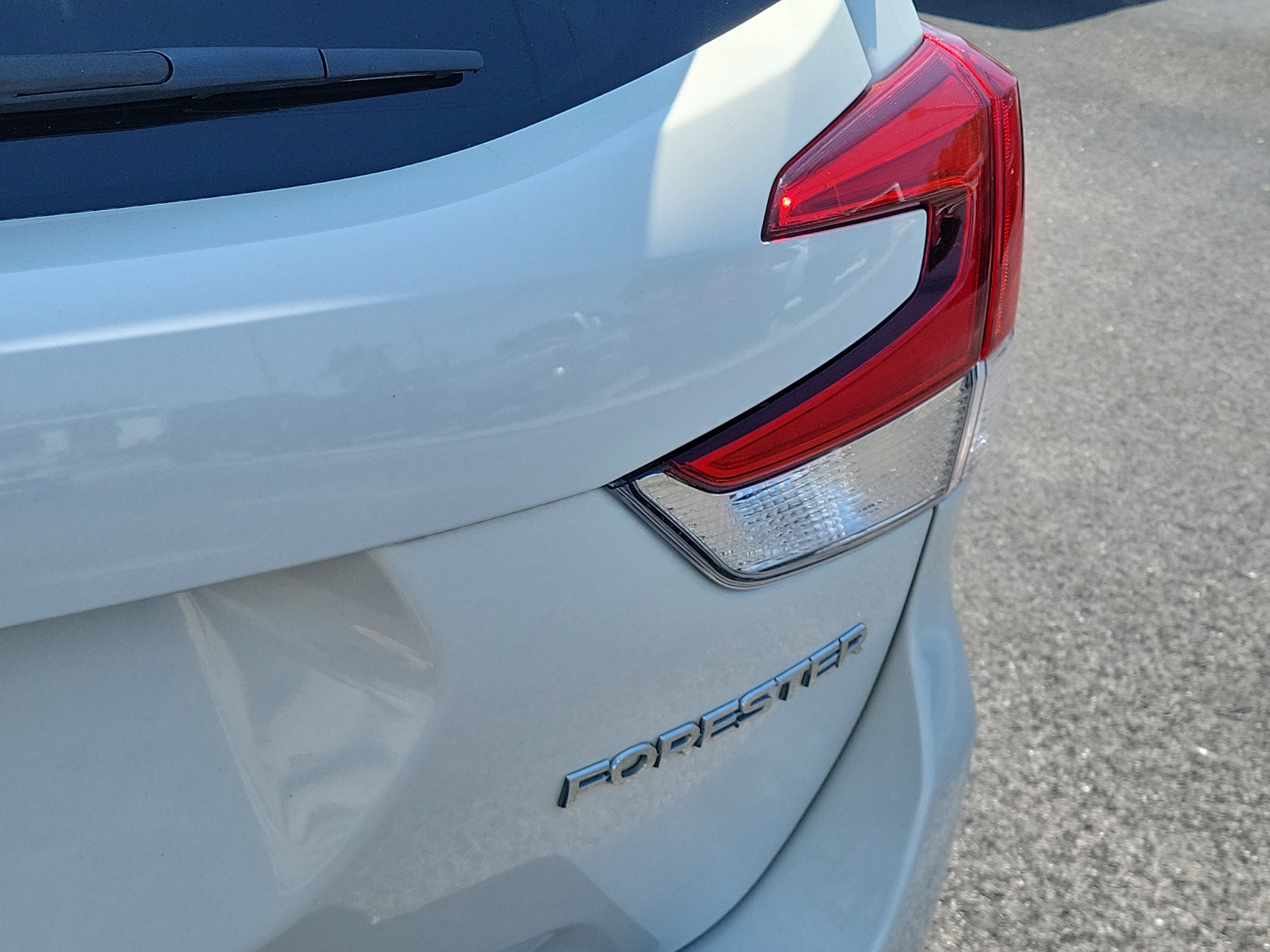 Used 2020 Subaru Forester Premium image 11