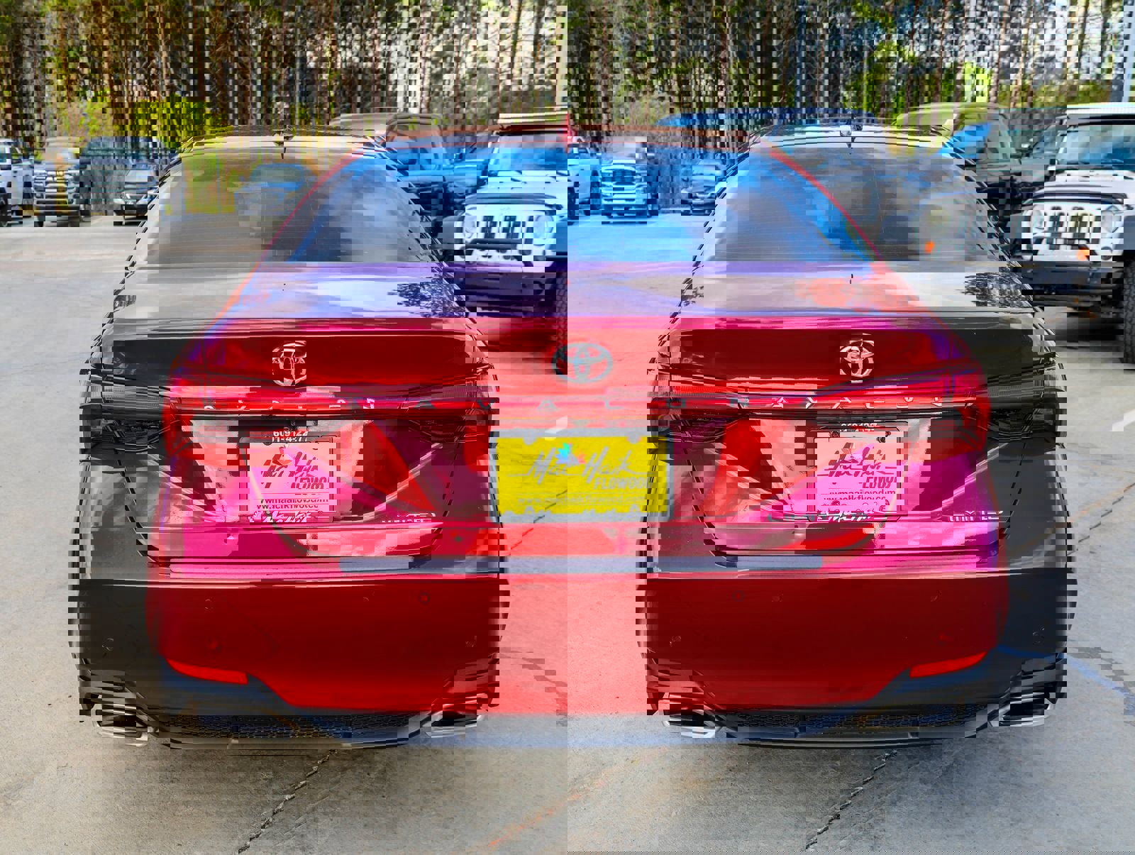 Used 2022 Toyota Avalon Limited w/ Advanced Safety Package FWD image 7