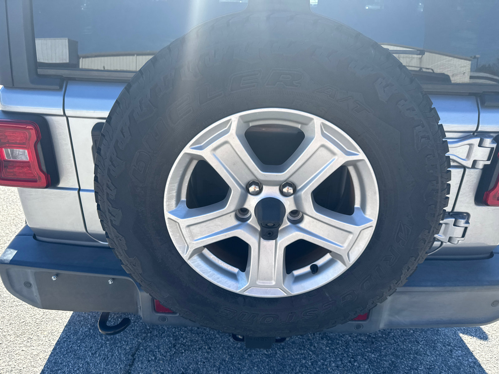 Used 2019 Jeep Wrangler Sport image 16