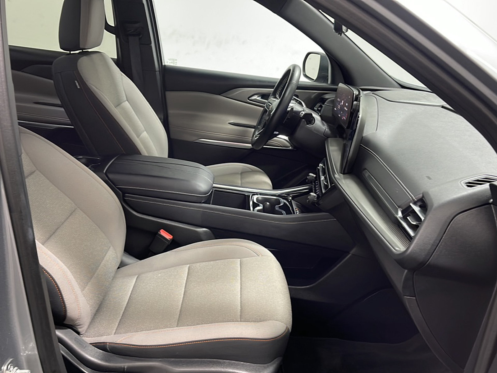 Used 2026 Chevrolet Traverse LT w/ Driver Confidence Package FWD image 23