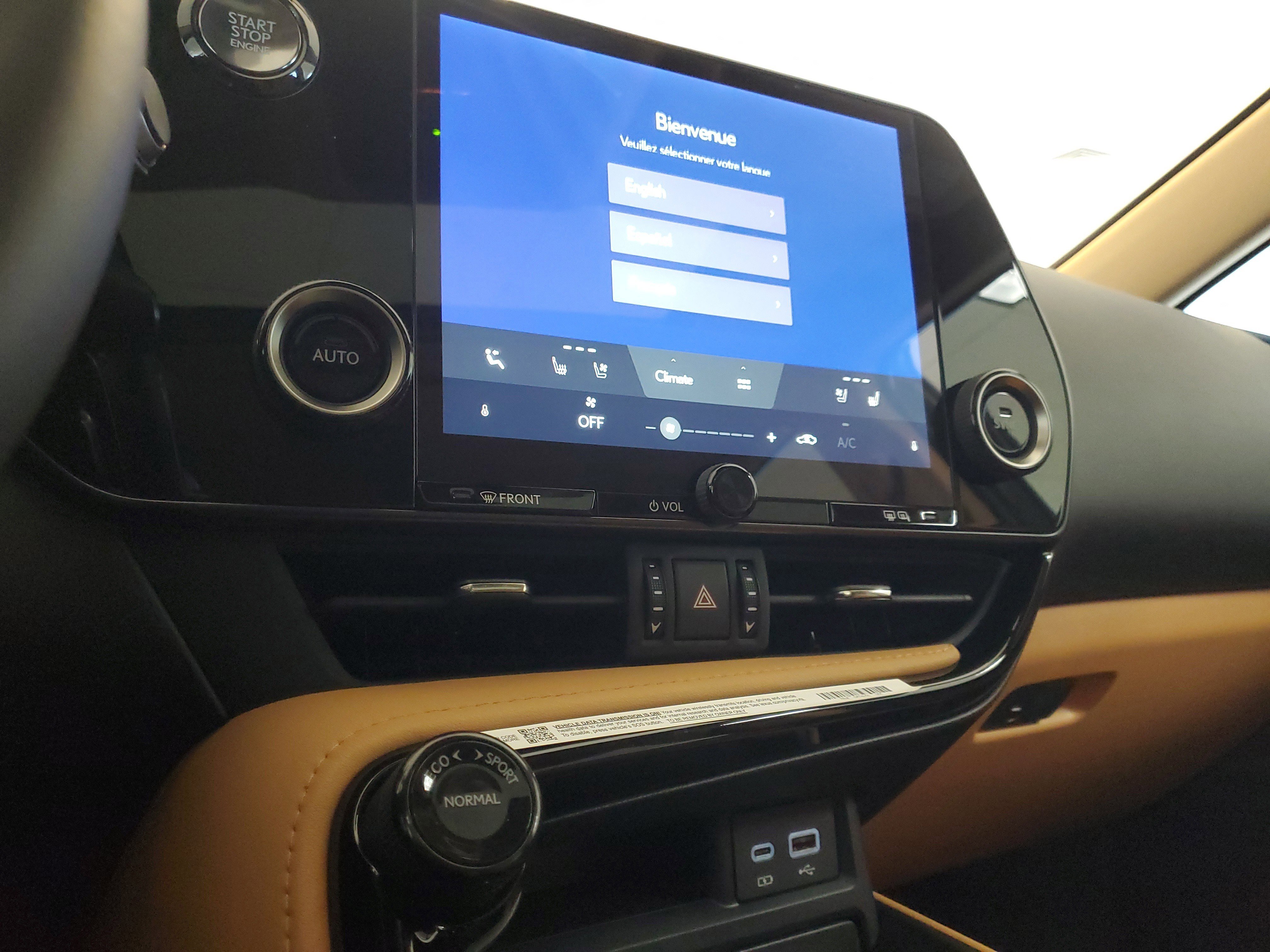 Used 2025 Lexus NX 250 FWD w/ Towing Package (2000 Lbs) image 31