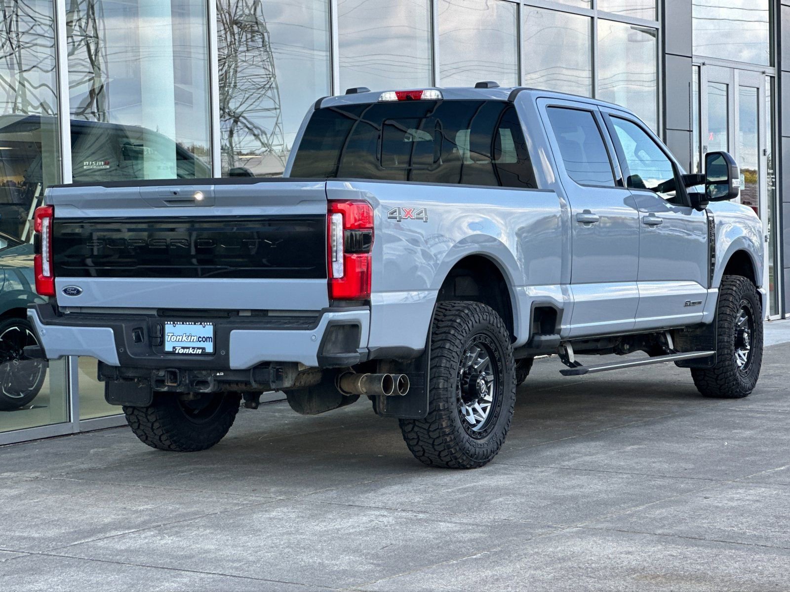 Used 2025 Ford F350 Platinum AWD/4WD image 3