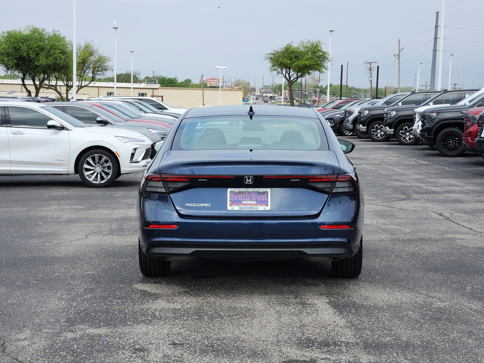 Used 2024 Honda Accord EX image 8