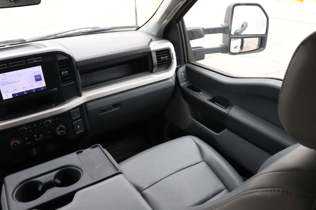 Used 2024 Ford F550 4x4 Crew Cab Super Duty image 13