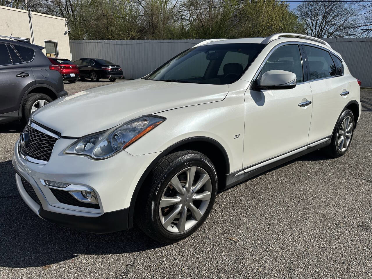 Used 2017 INFINITI QX50 Journey w/ Premium Package AWD/4WD image 3
