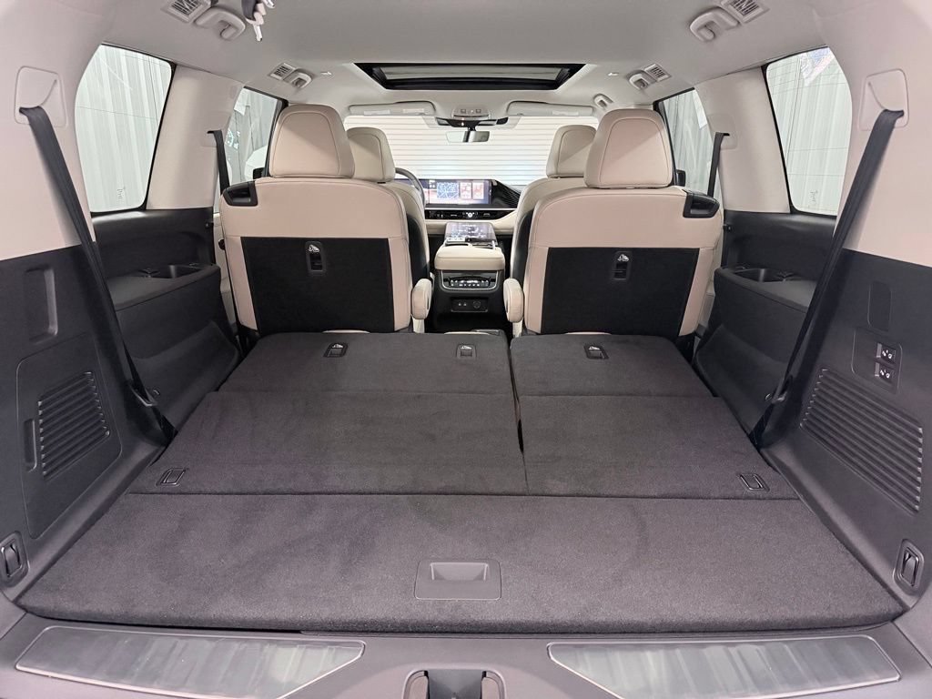 Certified 2026 INFINITI QX80 Pure w/ Cargo Package RWD image 39