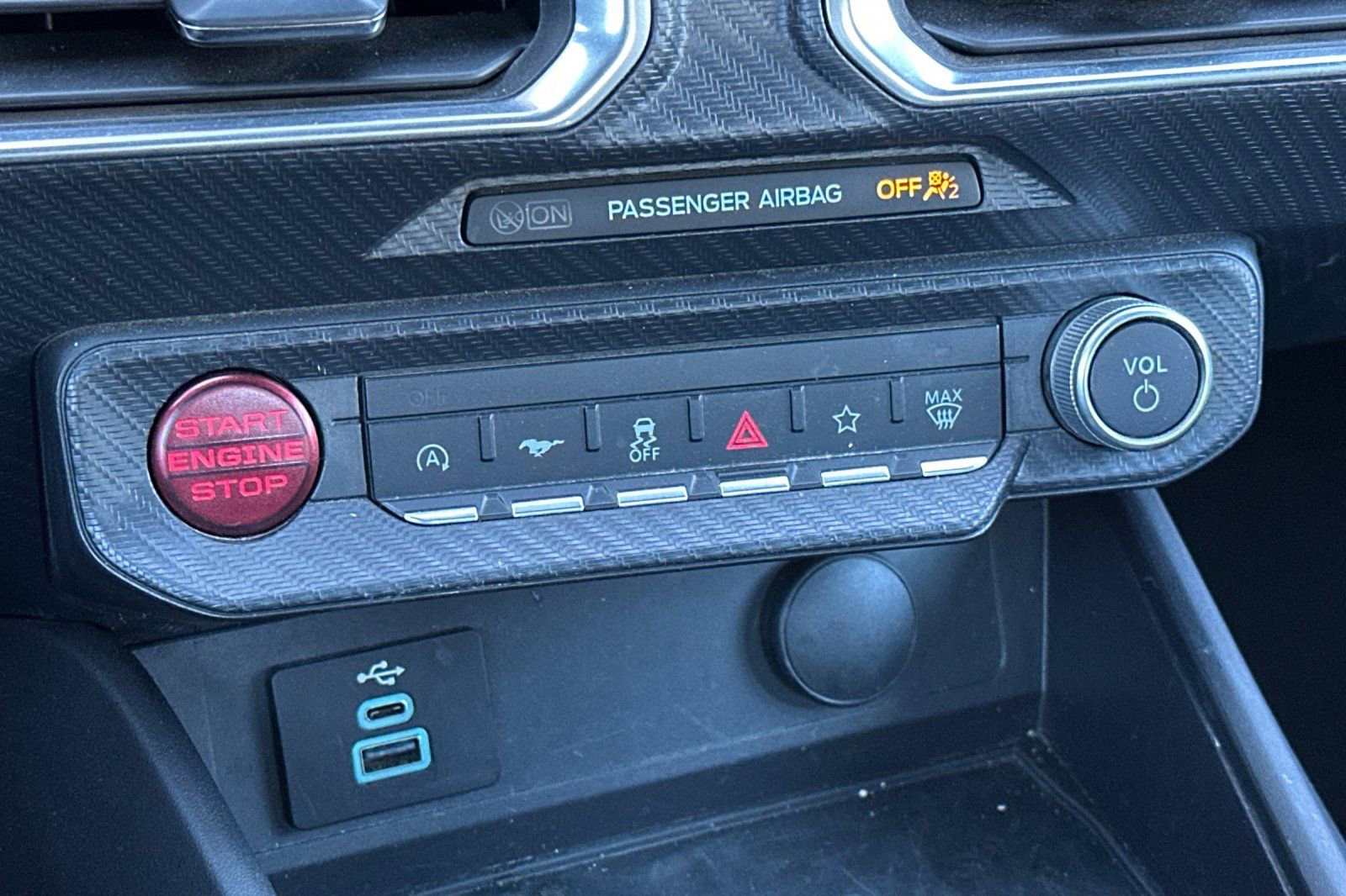 Used 2025 Ford Mustang Premium RWD image 13