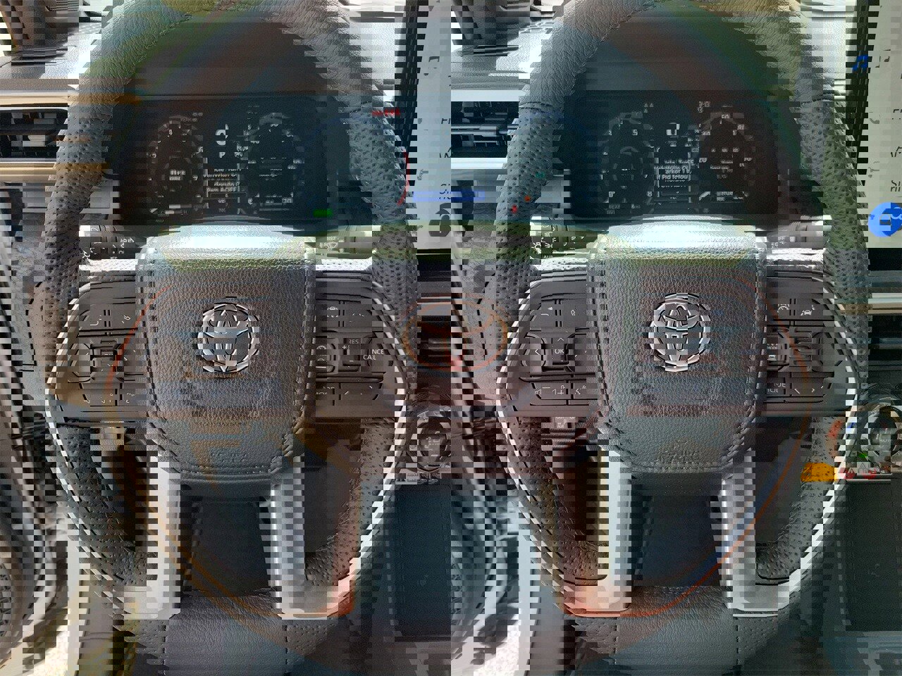 Used 2025 Toyota Tacoma Limited image 17