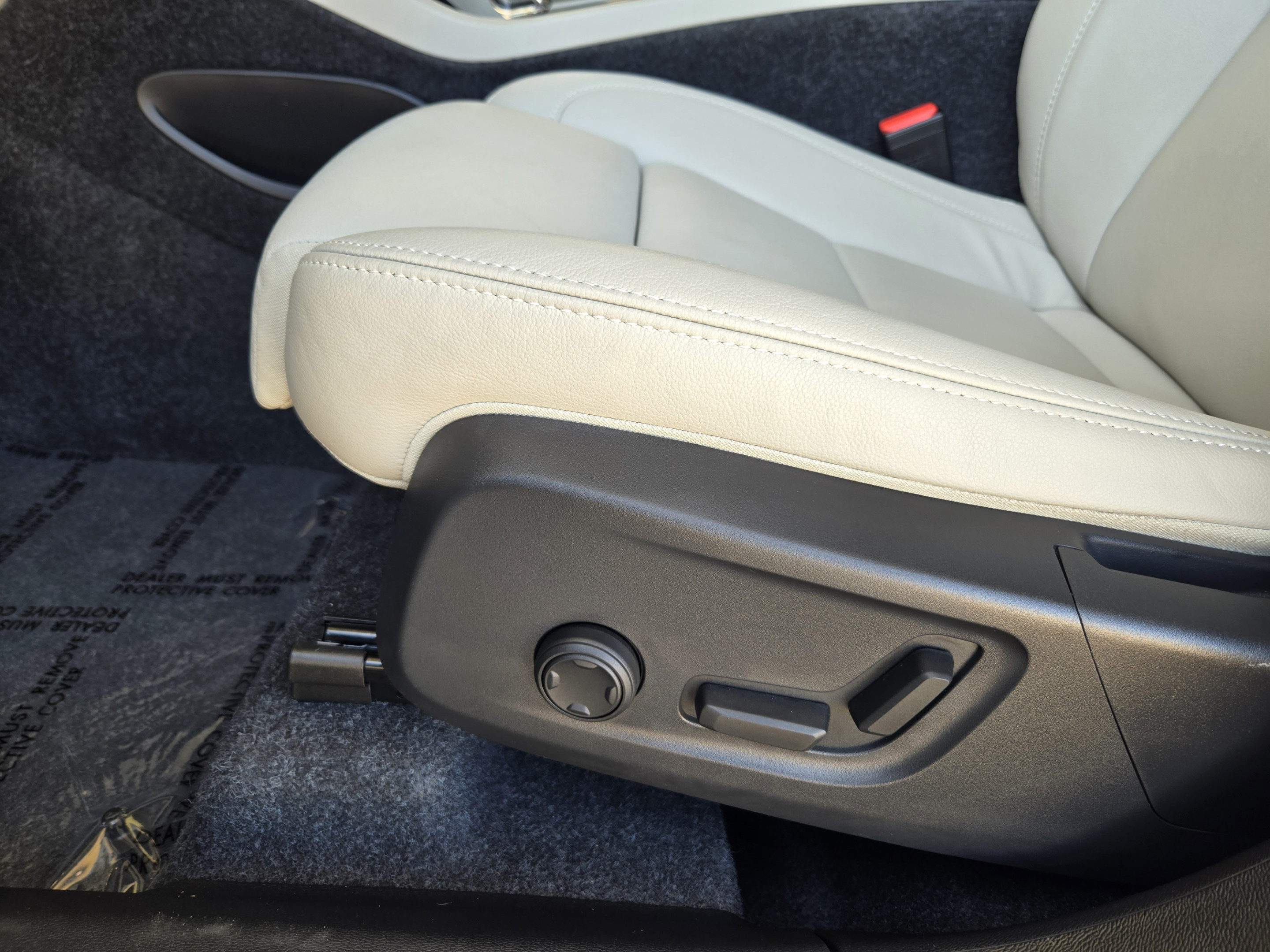 Used 2022 Volvo XC60 B5 Inscription w/ Advanced Package FWD image 23