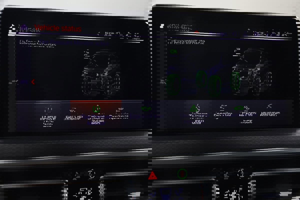 Used 2023 BMW X4 M40i w/ Premium Package image 37