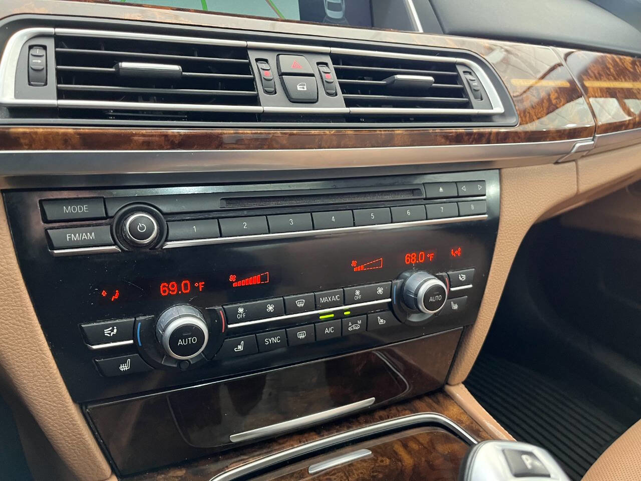 Used 2014 BMW 740Li image 37