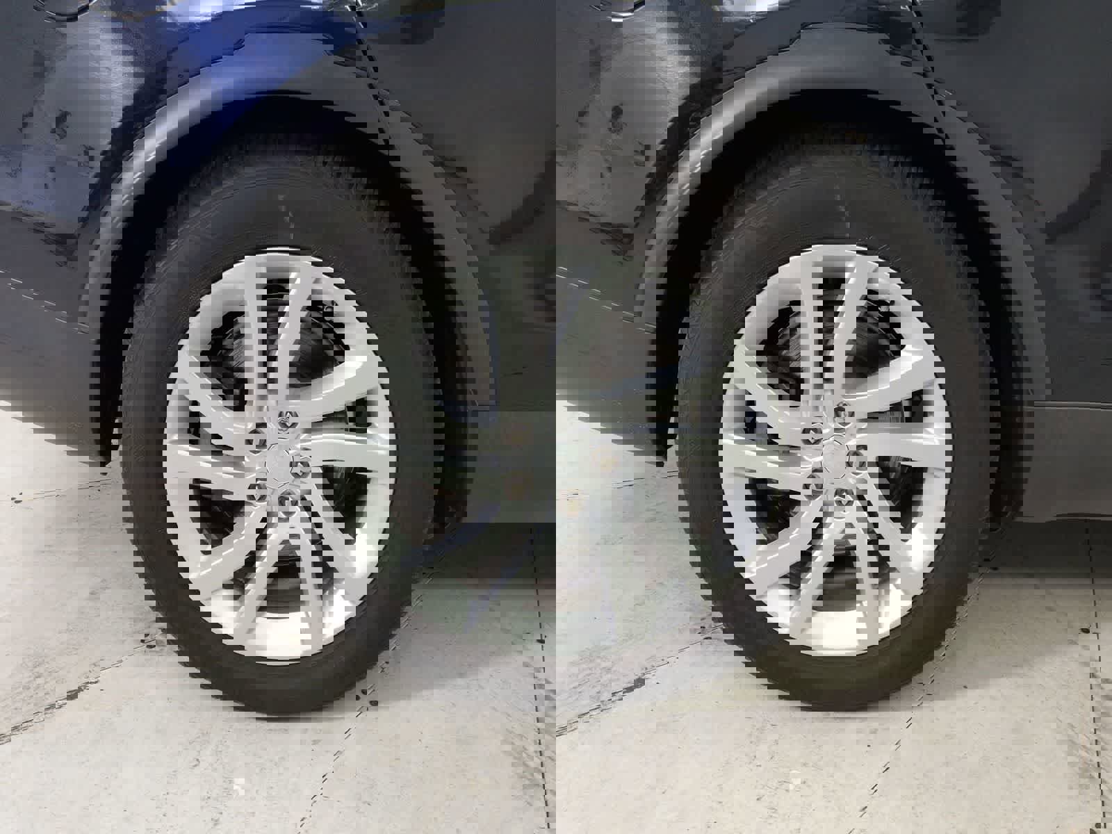 Used 2020 Land Rover Discovery HSE image 12