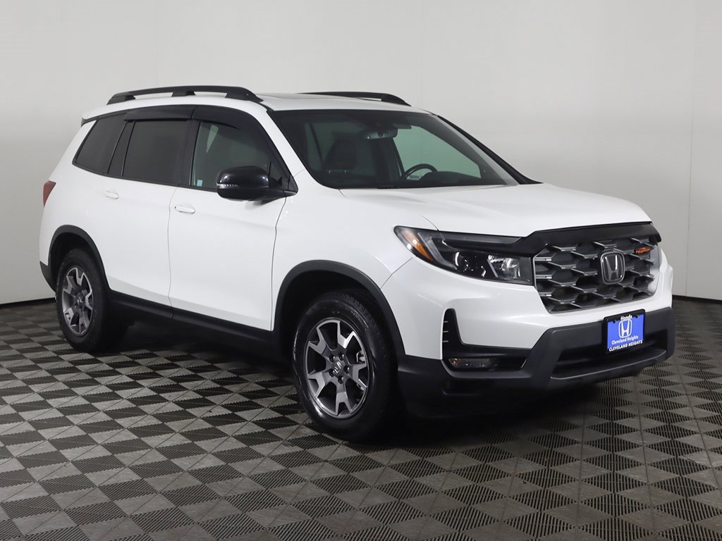 Used 2022 Honda Passport TrailSport image 2