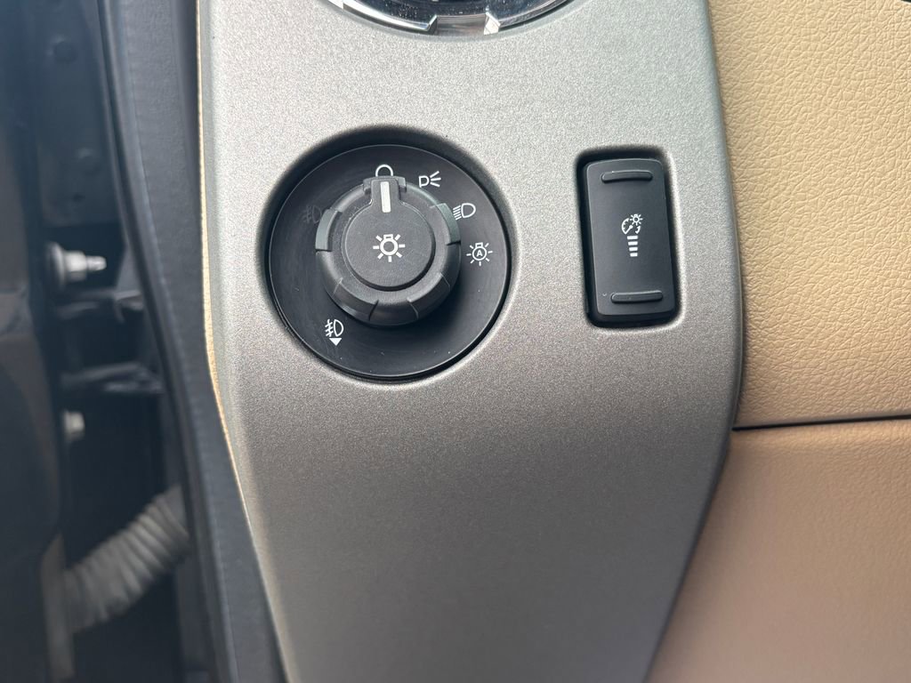 Used 2016 Ford F350 Lariat w/ Chrome Package image 21