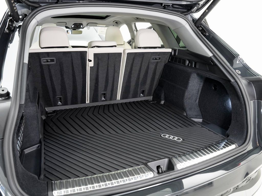 Used 2025 Audi Q5 Prestige image 25