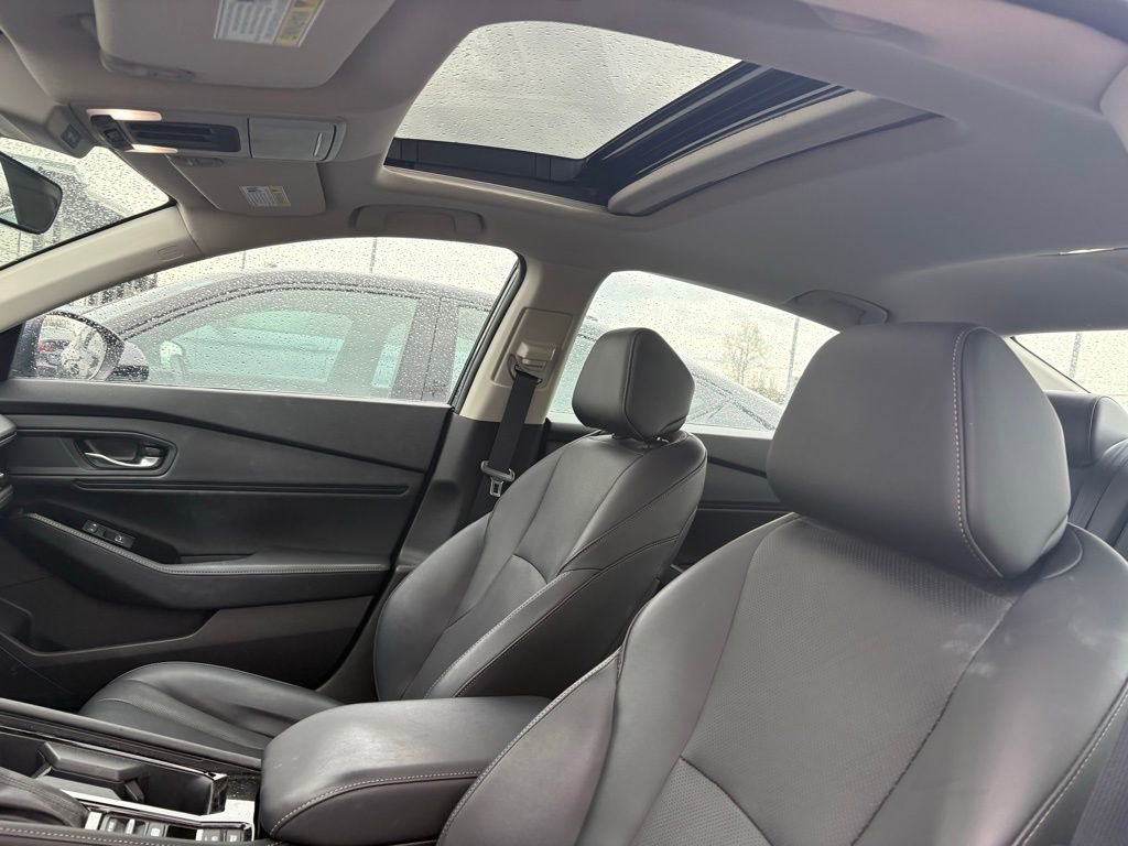 Used 2023 Honda Accord Touring image 6