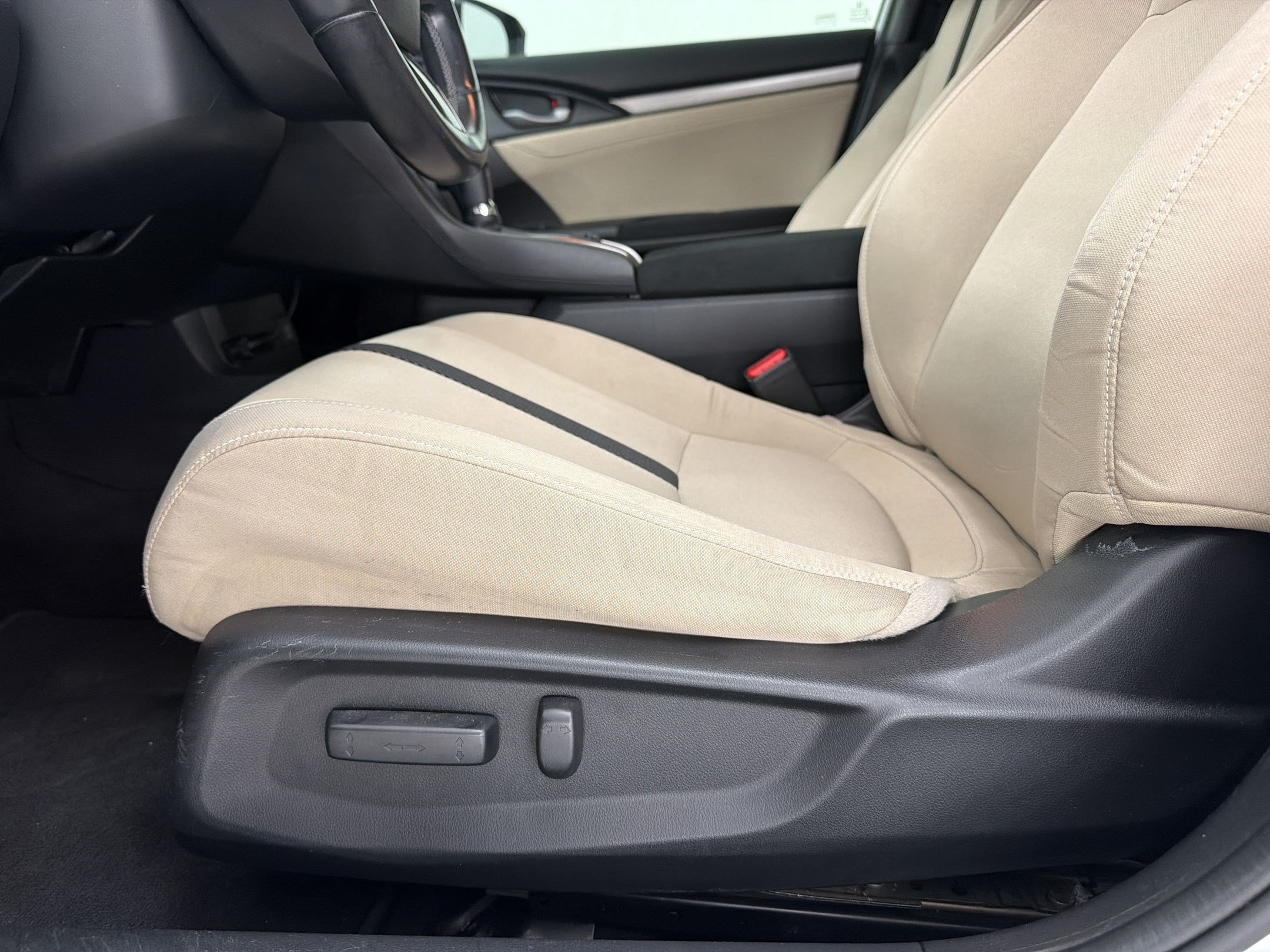 Used 2020 Honda Civic EX image 12