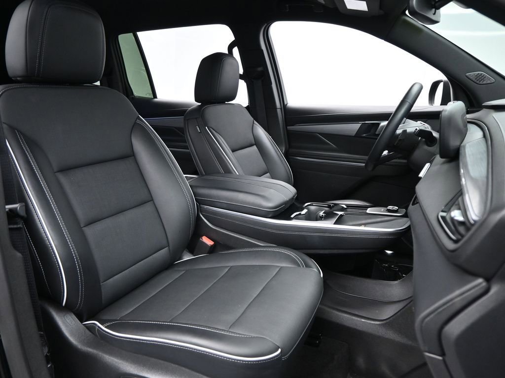 Used 2025 Buick Enclave Preferred image 11