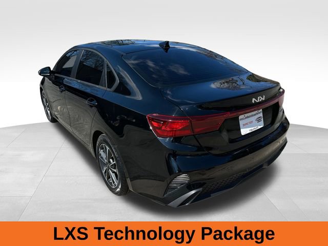 Used 2023 Kia Forte LXS w/ LXS Technology Package image 3