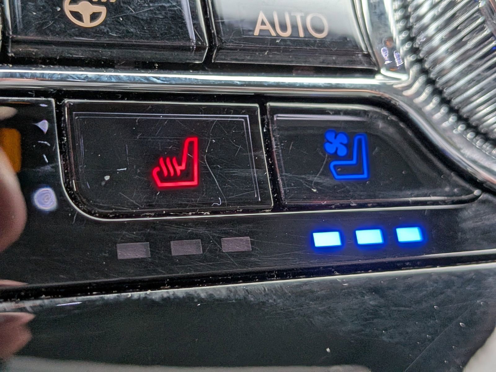 Used 2022 Lincoln Corsair FWD w/ Equipment Group 101A image 24