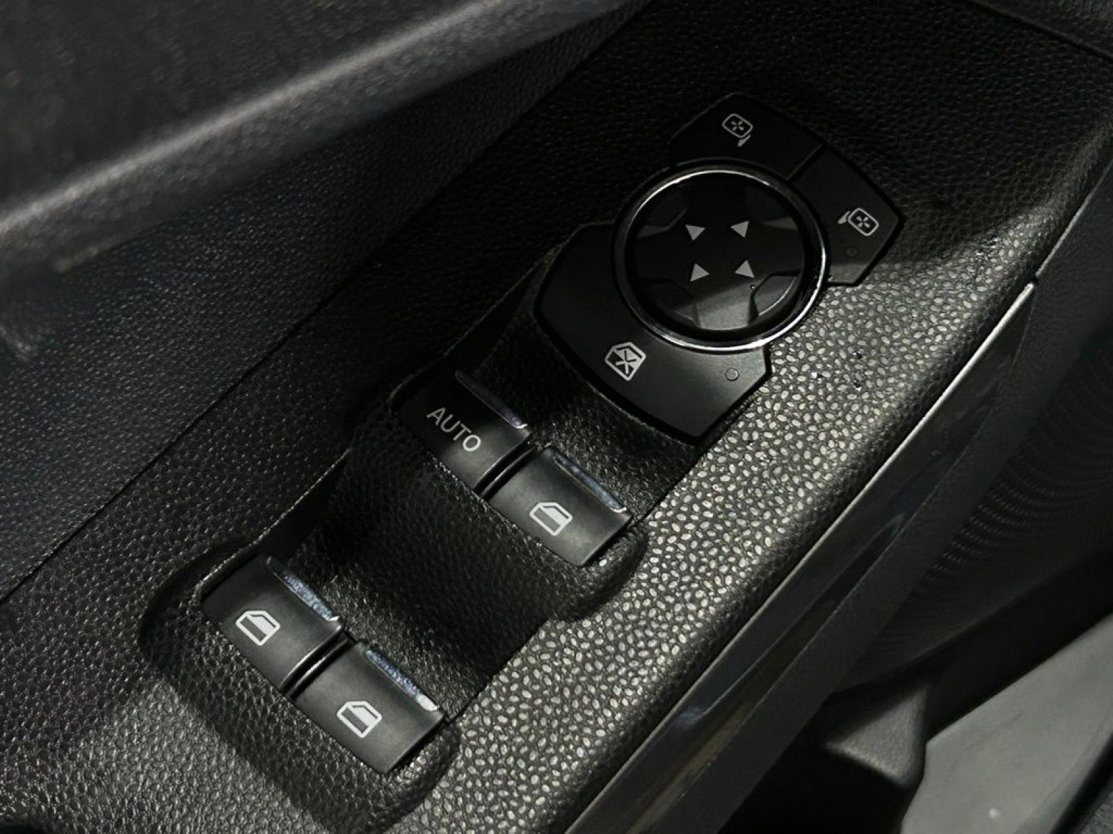Used 2022 Ford EcoSport SE AWD/4WD image 16