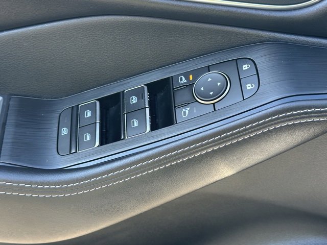 Certified 2022 Nissan Rogue Platinum w/ Head-Up Display Package image 23